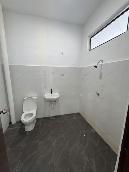 Rumah Teres 2 Tingkat untuk Disewa di Taman Bukit Kempas (Tampoi) - ALEX TAN - PropertyGuru.com.my