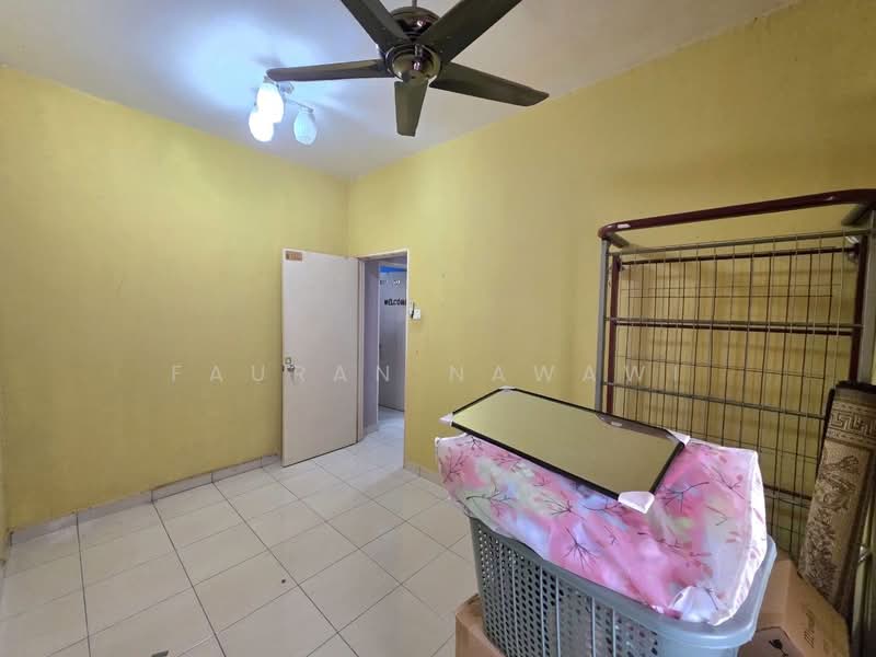 Pangsapuri untuk Dijual di Sri Ixora Apartment - Fauran Nawawi - PropertyGuru.com.my
