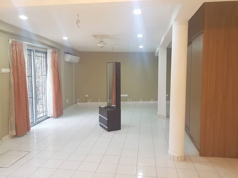 Rumah Teres 3 Tingkat untuk Dijual di Taman Sri Gombak (Gombak) - Kevin Dass - Living Room - PropertyGuru.com.my