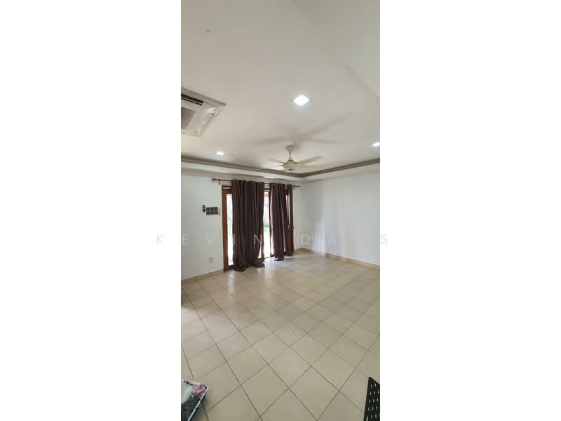 Rumah Teres 3 Tingkat untuk Dijual di Taman Sri Gombak (Gombak) - Kevin Dass - Living Room - PropertyGuru.com.my