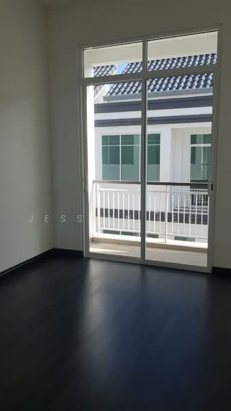 2-storey Terraced House for Sale in Eco Majestic (Semenyih) - Jesslyn Lee - Balcony - PropertyGuru.com.my
