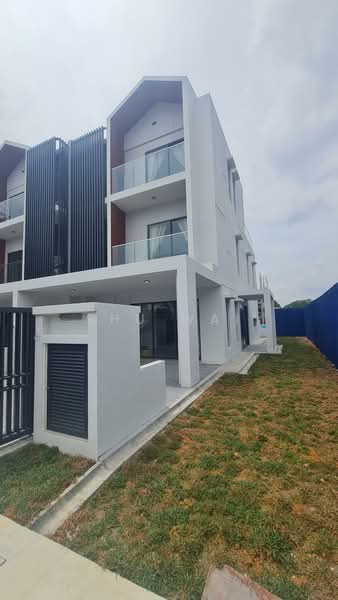 Rumah Teres 3 Tingkat untuk Dijual di Taman Puchong Permai (Puchong) - Shu Wai - Exterior - PropertyGuru.com.my