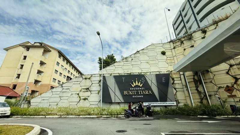 Service Residence for Rent at Residensi Bukit Tiara - Robert See - PropertyGuru.com.my