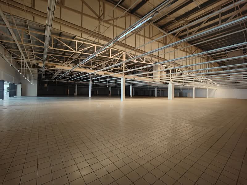 Retail Space for Rent in Batu Berendam (Melaka) - May . - Interior - PropertyGuru.com.my
