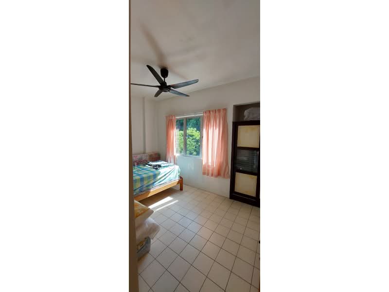 Pangsapuri untuk Dijual di Bukit Jambul Indah Apartment - Leong . - Bedroom - PropertyGuru.com.my