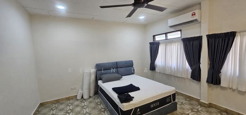 Rumah Banglo untuk Disewa di Seksyen 22 (Petaling Jaya) - Kevin Dass - Bedroom - PropertyGuru.com.my