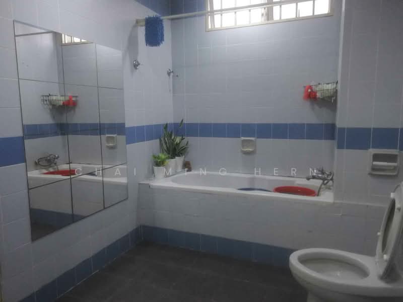 Kondominium untuk Disewa di Bukit OUG Condominiums - Chai Ming Hern - Bathroom - PropertyGuru.com.my