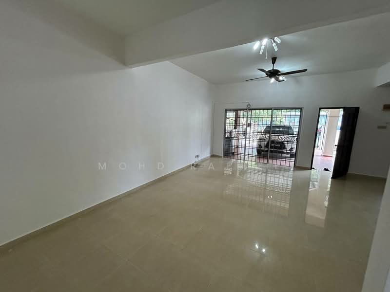 Rumah Teres untuk Dijual di Seremban (Negeri Sembilan) - Mohd Rafiee - Living Room - PropertyGuru.com.my