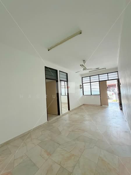 Rumah Teres 1 Tingkat untuk Dijual di Taman Keladi (Sungai Petani) - Hasrul Rosli - Living Room - PropertyGuru.com.my