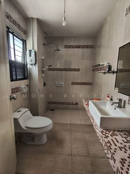 Rumah Berkembar untuk Dijual di Bandar Baru Bangi (Selangor) - Mohd Rafiee - Bathroom - PropertyGuru.com.my