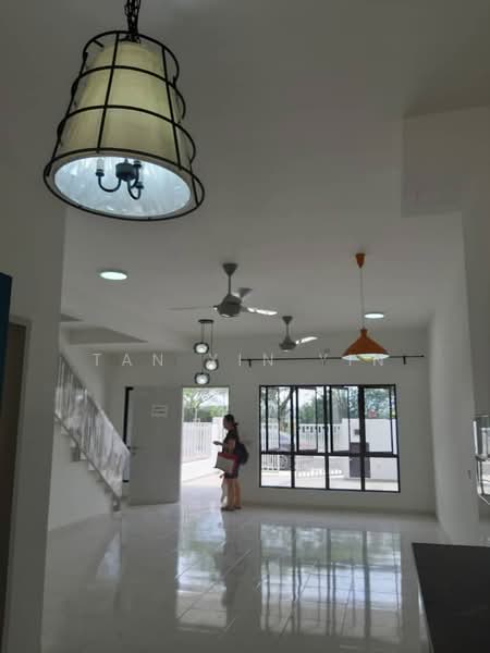 2-storey Terraced House for Sale in Setia Alam (Selangor) - Tan Yin Yin - Living Room - PropertyGuru.com.my