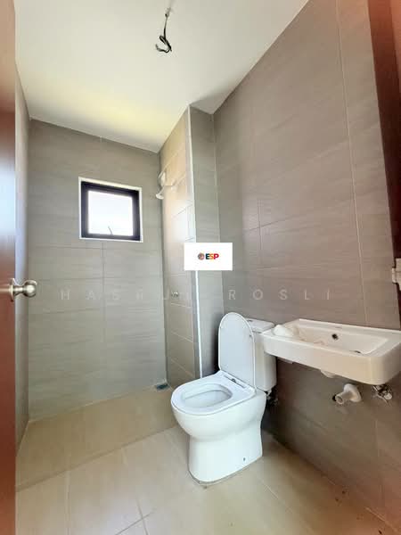 Rumah Berkembar untuk Dijual di Kepala Batas (Penang) - Hasrul Rosli - Bathroom - PropertyGuru.com.my