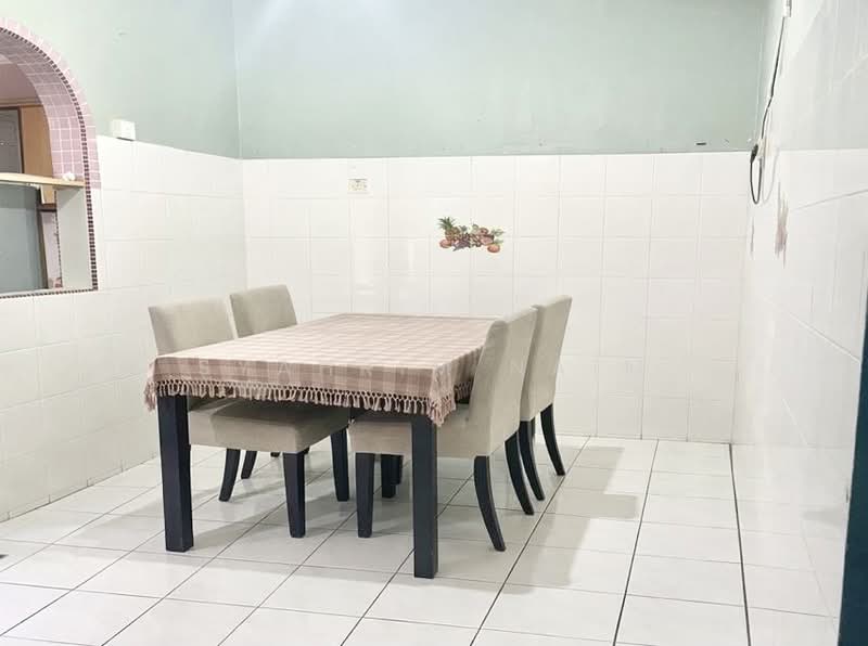 Rumah Teres 2 Tingkat untuk Dijual di Taman Melur (Ampang) - Syahrim Naim - Dining Room - PropertyGuru.com.my