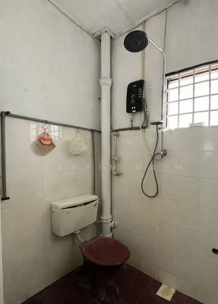 Rumah Teres 2 Tingkat untuk Dijual di Taman Melur (Ampang) - Syahrim Naim - Bathroom - PropertyGuru.com.my