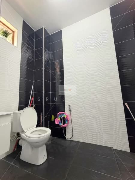 Rumah Berkembar untuk Dijual di Taman Penting (Nibong Tebal) - Hasrul Rosli - Bathroom - PropertyGuru.com.my