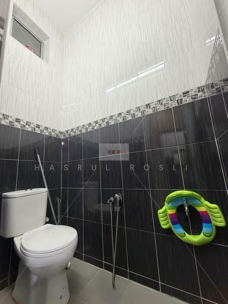 Rumah Berkembar untuk Dijual di Taman Penting (Nibong Tebal) - Hasrul Rosli - Bathroom - PropertyGuru.com.my