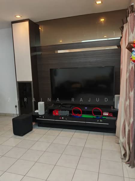 Rumah Teres 2 Tingkat untuk Dijual di Bukit Jelutong (Shah Alam) - Zuraina Rajudin - Living Room - PropertyGuru.com.my