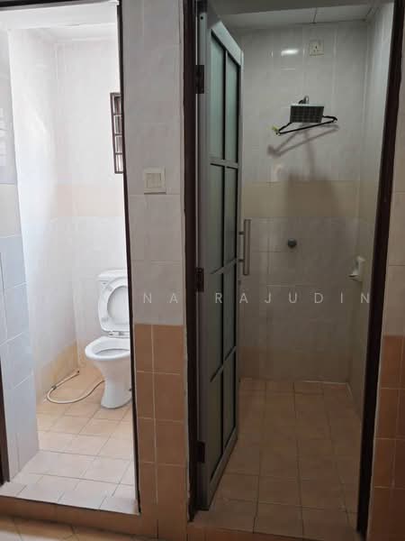 Rumah Teres 2 Tingkat untuk Dijual di Bukit Jelutong (Shah Alam) - Zuraina Rajudin - Bathroom - PropertyGuru.com.my