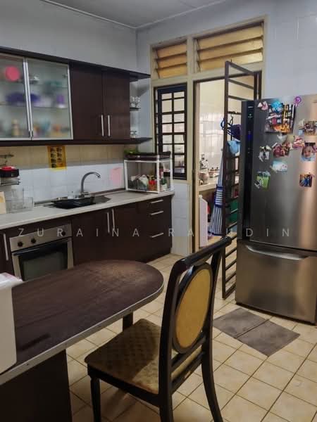 Rumah Teres 2 Tingkat untuk Dijual di Bukit Jelutong (Shah Alam) - Zuraina Rajudin - Kitchen - PropertyGuru.com.my
