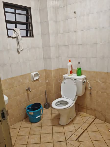 Rumah Teres 2 Tingkat untuk Dijual di Bukit Jelutong (Shah Alam) - Zuraina Rajudin - Bathroom - PropertyGuru.com.my