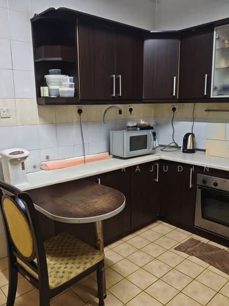 Rumah Teres 2 Tingkat untuk Dijual di Bukit Jelutong (Shah Alam) - Zuraina Rajudin - Kitchen - PropertyGuru.com.my