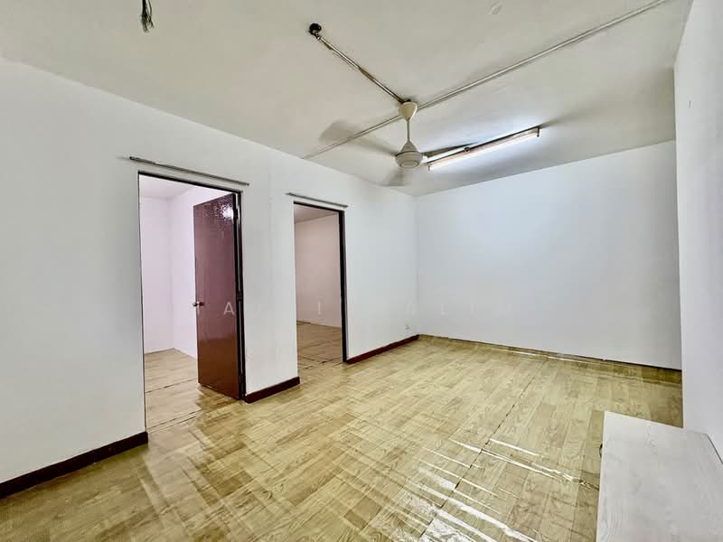 Rumah Flat untuk Dijual di Flat PKNS Seksyen 8 - Hairi Halim - PropertyGuru.com.my