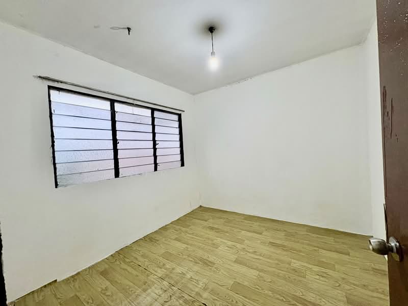 Rumah Flat untuk Dijual di Flat PKNS Seksyen 8 - Hairi Halim - PropertyGuru.com.my