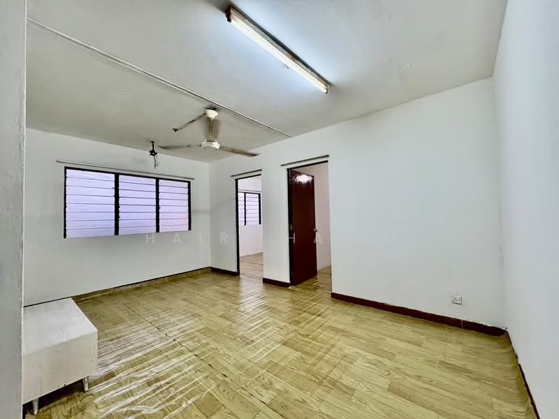 Rumah Flat untuk Dijual di Flat PKNS Seksyen 8 - Hairi Halim - PropertyGuru.com.my