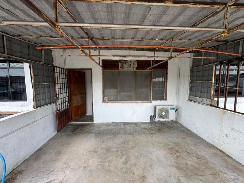 Rumah Teres 2-Tingkat untuk Dijual di Plentong (Johor) - TY Ng - Entrance - PropertyGuru.com.my