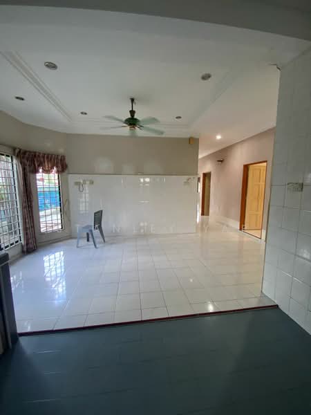 Warehouse for Rent in Kampung Cheras Baru (Ampang) - Stanley Yap - Living Room - PropertyGuru.com.my