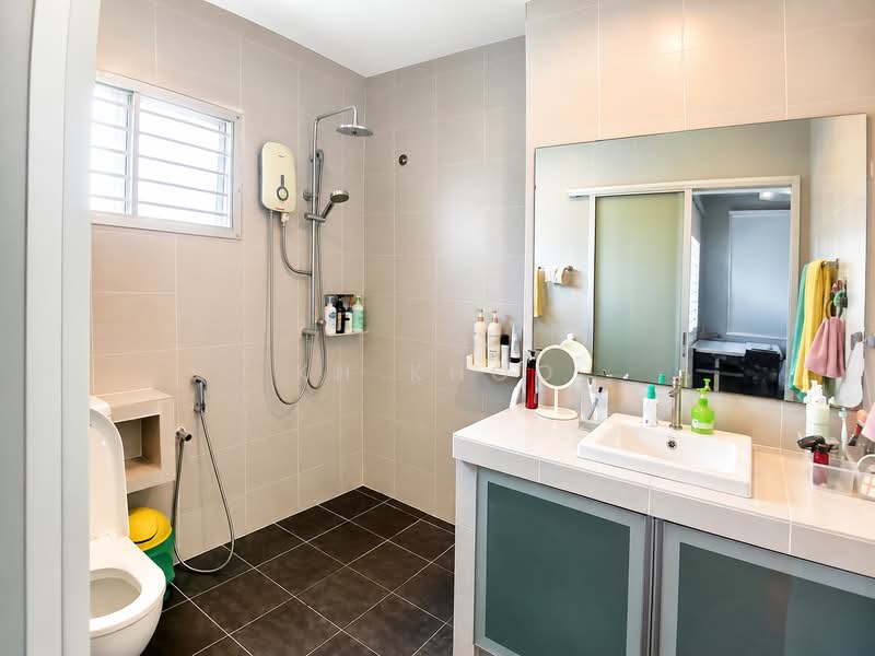 2-storey Terraced House for Sale in Putra Heights (Subang Jaya) - KH Khoo - Bathroom - PropertyGuru.com.my