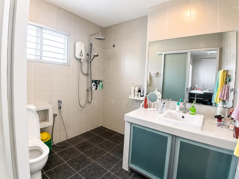 2-storey Terraced House for Sale in Putra Heights (Subang Jaya) - KH Khoo - Bathroom - PropertyGuru.com.my