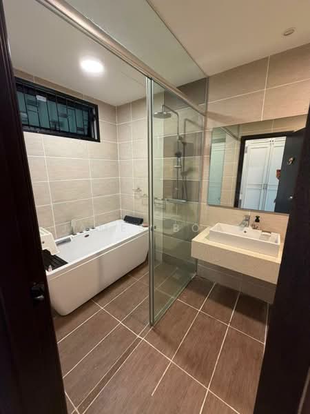 Servis Apartment untuk Disewa di Molek Regency - James Bong - Bathroom - PropertyGuru.com.my