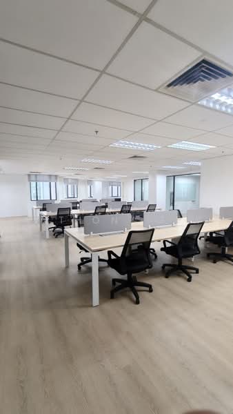 Pejabat untuk Disewa di KLCC (KL City Centre) - Anthony Tew - Working Area - PropertyGuru.com.my