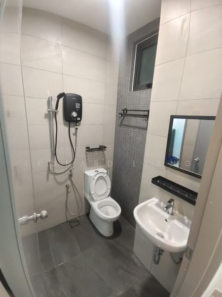 Pangsapuri untuk Disewa di D7 (D'Seven Lagoon Perdana) - Leonard Liang - Bathroom - PropertyGuru.com.my