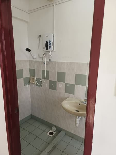 Pangsapuri untuk Dijual di Sri Impian Apartment - Melinda Ee - Bathroom - PropertyGuru.com.my