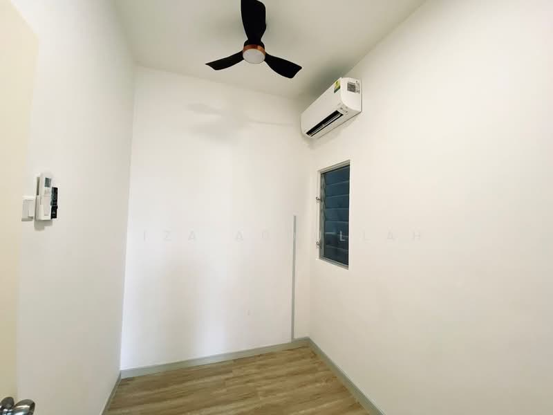 Kondominium untuk Dijual di Lakefront Homes - Miza Abdullah - PropertyGuru.com.my