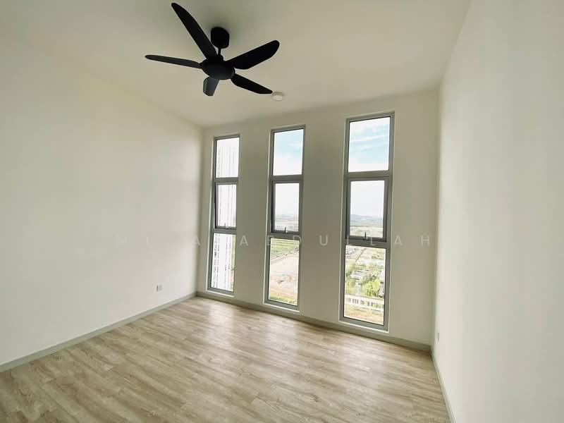 Kondominium untuk Dijual di Lakefront Homes - Miza Abdullah - PropertyGuru.com.my