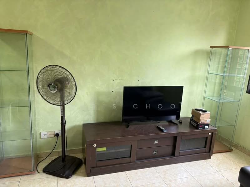 Rumah Flat untuk Disewa di Mesra Ria - Chris Choo - Living Room - PropertyGuru.com.my