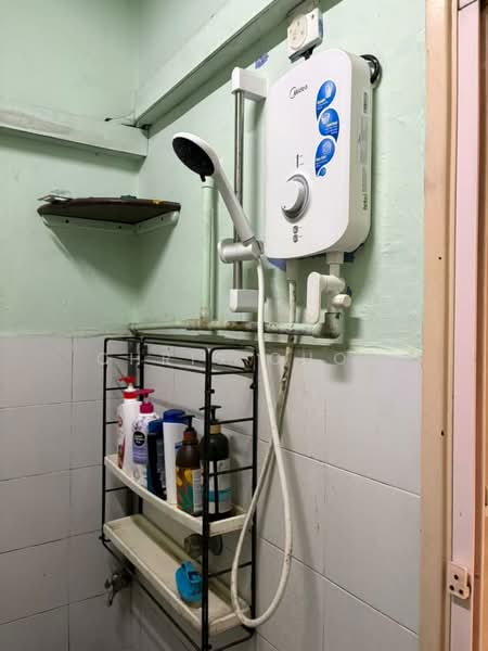Rumah Flat untuk Disewa di Mesra Ria - Chris Choo - Bathroom - PropertyGuru.com.my