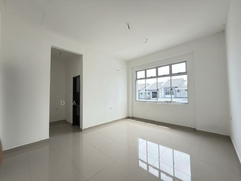 2-storey Terraced House for Sale in Kangkar Pulai (Skudai) - Daniel Yong - Living Room - PropertyGuru.com.my