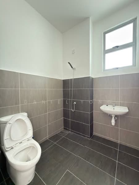 2-storey Terraced House for Sale in Kangkar Pulai (Skudai) - Daniel Yong - Bathroom - PropertyGuru.com.my