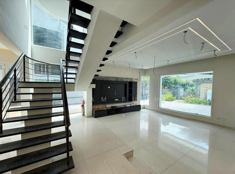 Bungalow House for Sale in Kajang (Selangor) - Adam Puah - Living Room - PropertyGuru.com.my