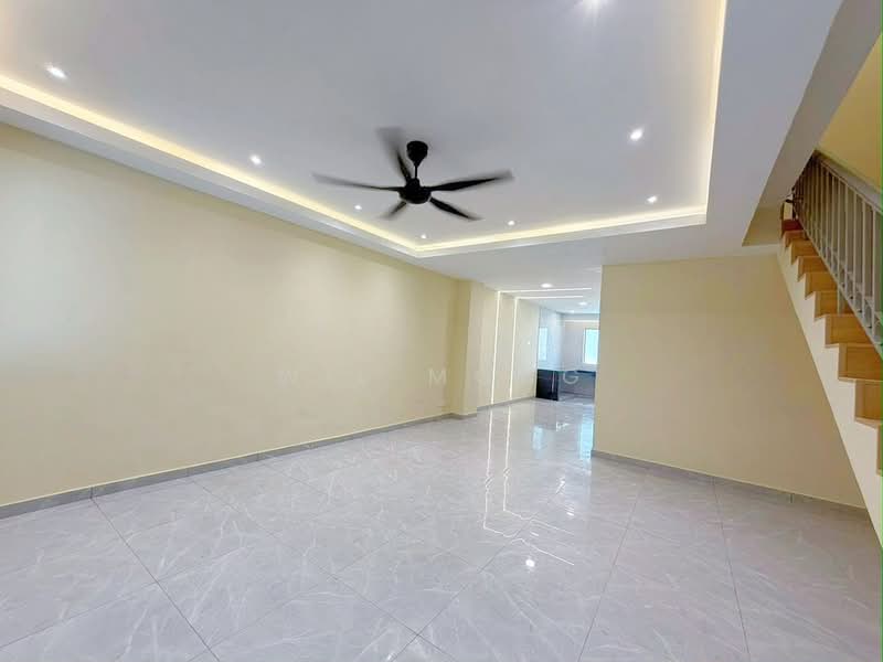 Rumah Teres 2-Tingkat untuk Dijual di Taman Universiti (Skudai) - Wil Mong - Living Room - PropertyGuru.com.my