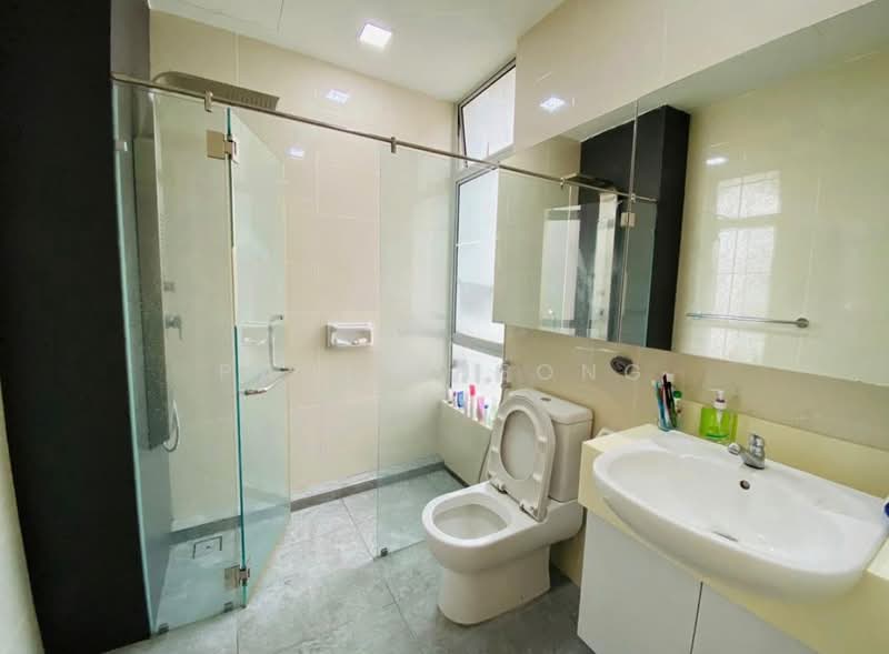 Condominium for Sale at The Brezza - Paul Pheong - Bathroom - PropertyGuru.com.my