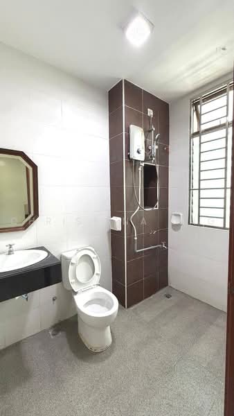 Rumah Teres 2-Tingkat untuk Disewa di Bandar Dato Onn (Tebrau) - Christina Ang - Bathroom - PropertyGuru.com.my