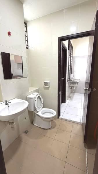 Rumah Teres 2-Tingkat untuk Disewa di Bandar Dato Onn (Tebrau) - Christina Ang - Bathroom - PropertyGuru.com.my