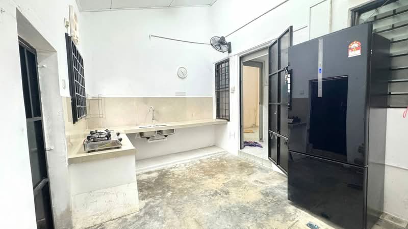 Rumah Teres 2 Tingkat untuk Dijual di Taman Desa Cemerlang (Ulu Tiram) - Zack Chow - Kitchen - PropertyGuru.com.my