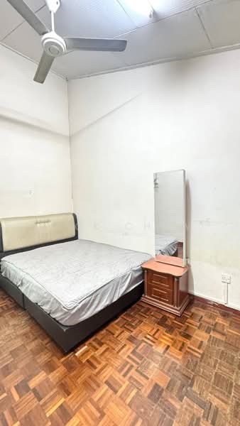 Rumah Teres 2 Tingkat untuk Dijual di Taman Desa Cemerlang (Ulu Tiram) - Zack Chow - Bedroom - PropertyGuru.com.my