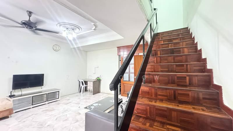 Rumah Teres 2 Tingkat untuk Dijual di Taman Desa Cemerlang (Ulu Tiram) - Zack Chow - Living Room - PropertyGuru.com.my
